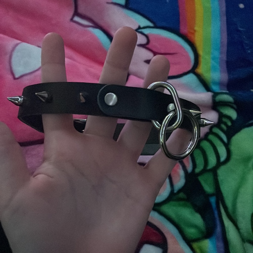 Spiked Choker - Picture 2 of 3